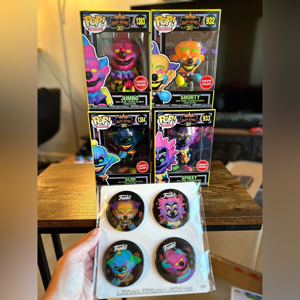 Funko Pop Killer Klowns Collection - Multicolor
GameStop Exclusive (no keychain)